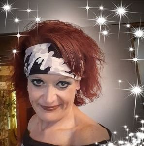 Meet your Posher, Crystal